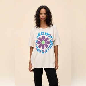 Daydreamer Beige Red Hot Chili Peppers Tee